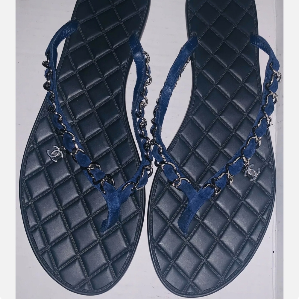 💝Traded w/Tess😘CHANEL Flip Flop Sandals/Slippers
